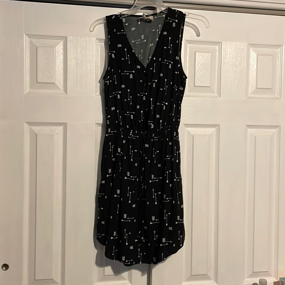 Mimi Chica Black/White Arrow Dress